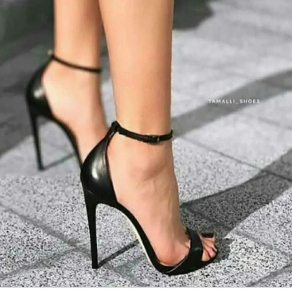 SAM EDELMANΒ ADJUSTABLE ANKLE STRAP WITH BUCKLE CLOSURE OPEN TOE SUEDEβSANDAL